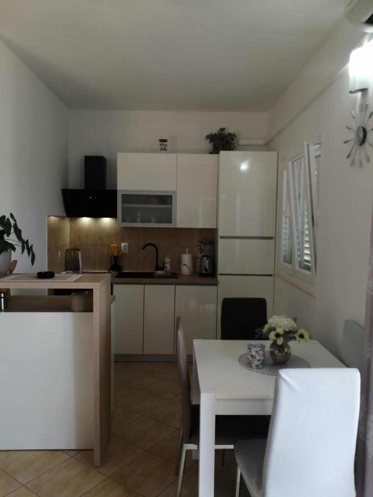 Mala Basina -Maslina Apartment Vrbanj Exterior photo