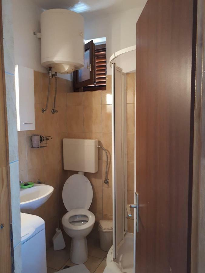 Mala Basina -Maslina Apartment Vrbanj Exterior photo